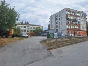 Garage Ugartschin, region Lowetsch