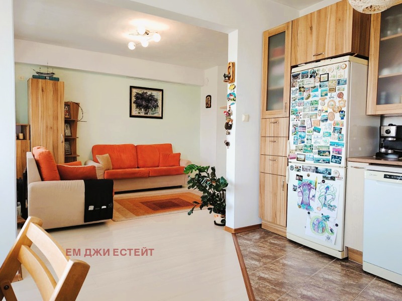 À venda  2 quartos Burgas , Izgrev , 117 m² | 64307960