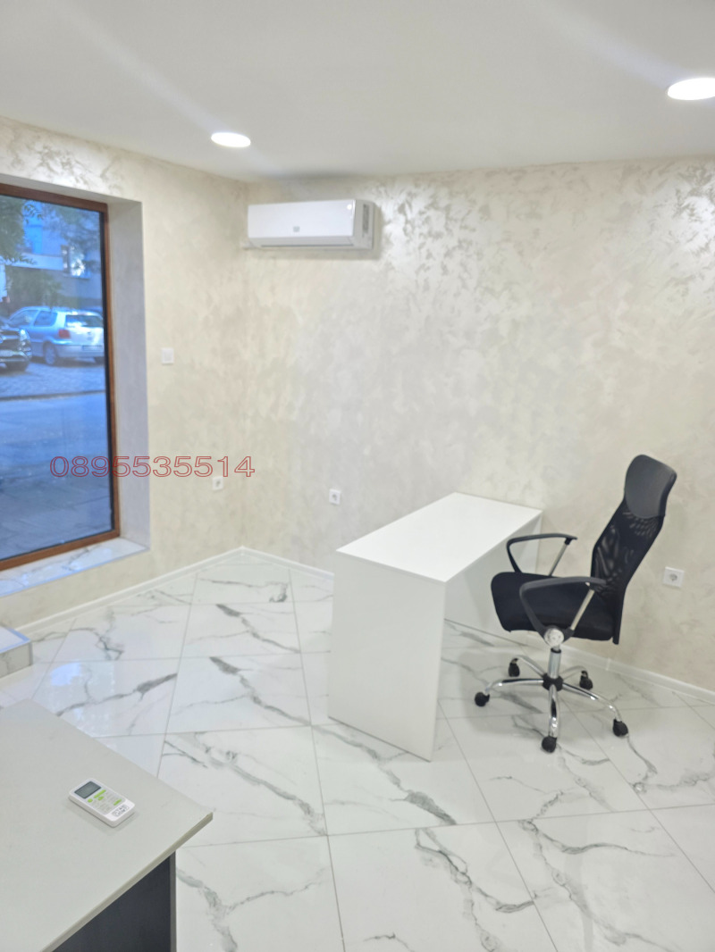 Te koop  Kantoor Plovdiv , Karsjijaka , 30 m² | 39179792 - afbeelding [4]