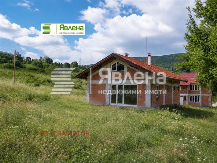 Продава КЪЩА, гр. София, с. Владая