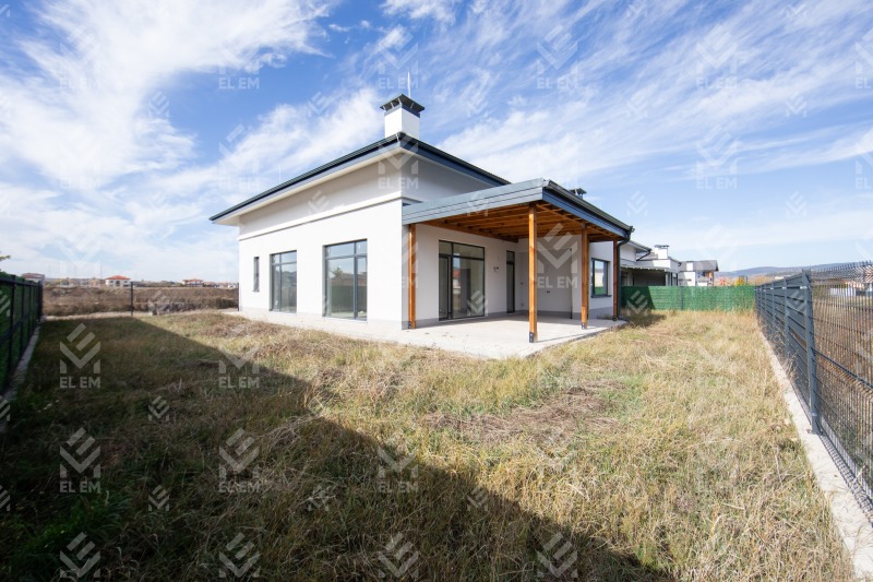 Продава КЪЩА в област София, гр. Костинброд - 270 кв.м / 425 000 € » 831 227.75 лв., АГЕНЦИЯ ЕЛ-ЕМ ЕООД