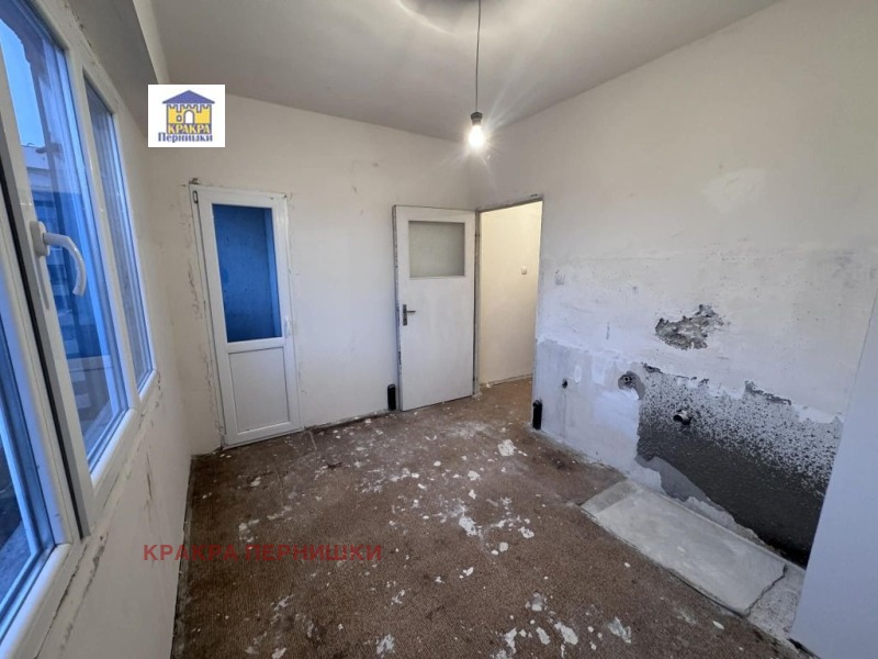 Продава 2-СТАЕН, гр. Радомир, област Перник, снимка 8 - Апартаменти - 52653326