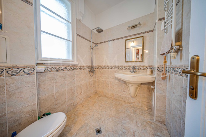 Zu verkaufen  3 Schlafzimmer Sofia , Zentar , 140 qm | 40604167 - Bild [17]