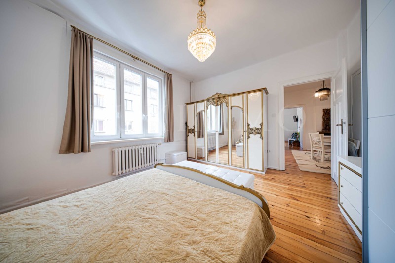 Zu verkaufen  3 Schlafzimmer Sofia , Zentar , 140 qm | 40604167 - Bild [13]