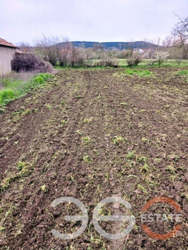 Продава КЪЩА, с. Белоградец, област Варна, снимка 2 - Къщи - 54368395