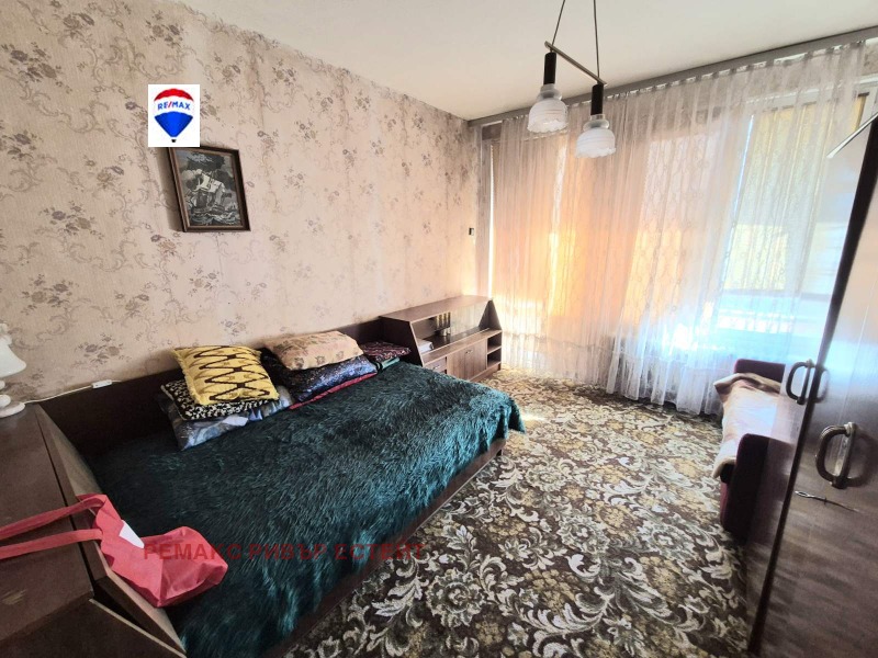 In vendita  1 camera da letto Ruse , Vazragdane , 62 mq | 57916773