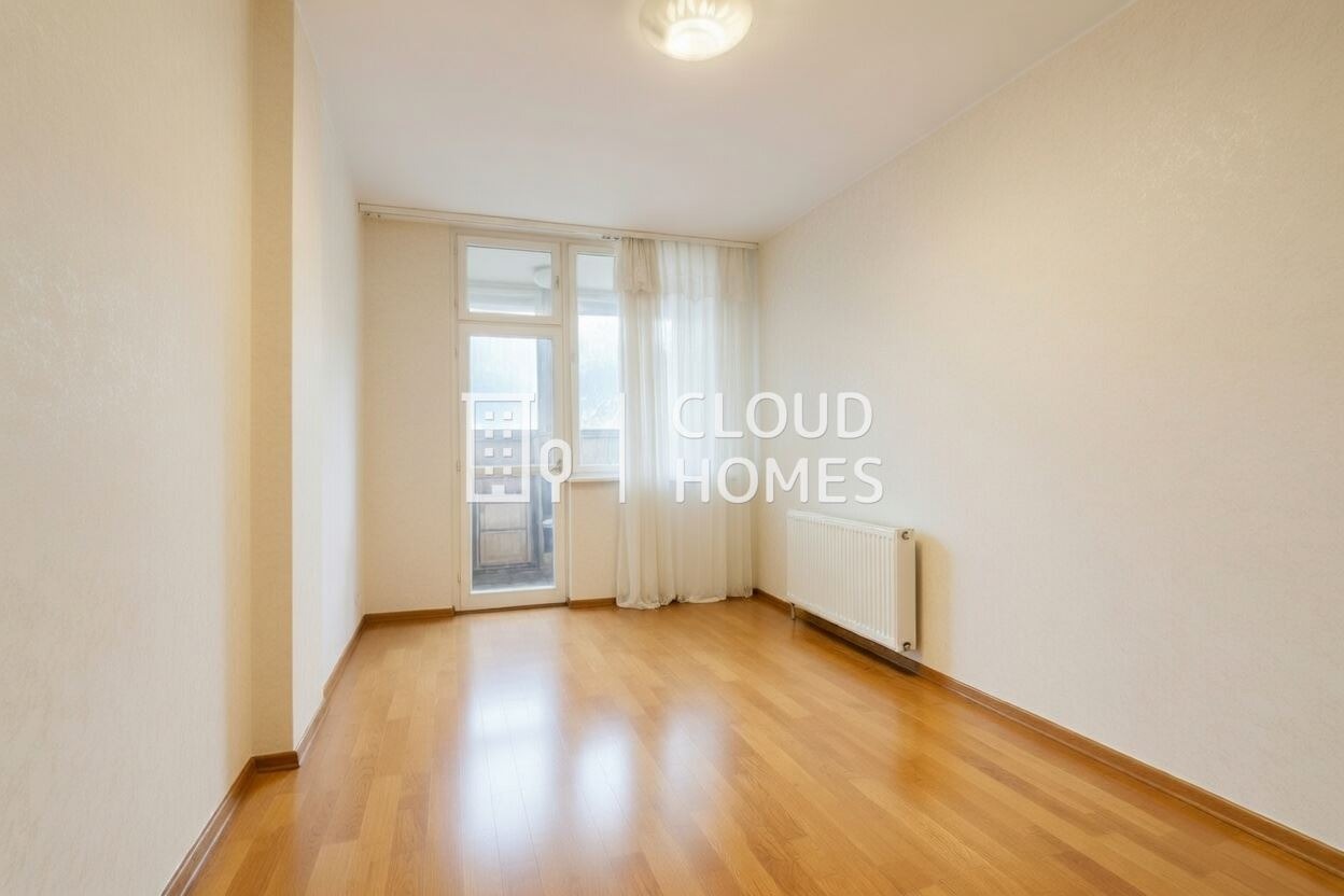 Продава 4-СТАЕН, гр. София, Толстой