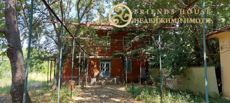 Продава ПРОМ. ПОМЕЩЕНИЕ в област Бургас, гр. Карнобат - 8478 кв.м / 271 000 € » 530 029.93 лв., ФРЕНДС ХАУС ПРОПЪРТИ