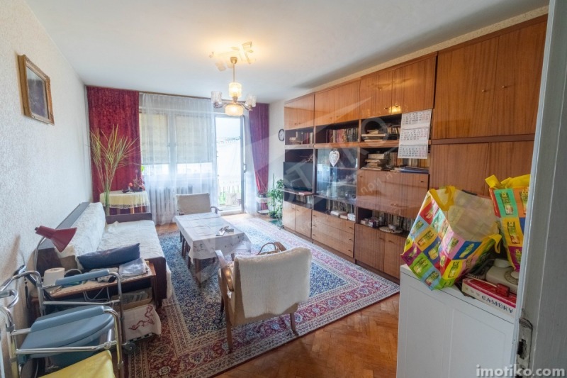 Продава  3-стаен град София , Младост 2 , 84 кв.м | 48542834