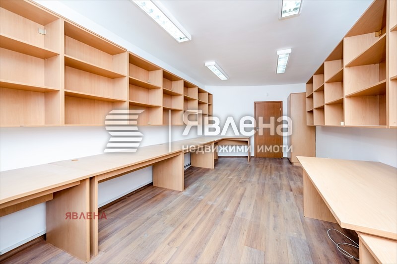 Продава МНОГОСТАЕН, гр. София, Борово, снимка 8 - Aпартаменти - 48119386