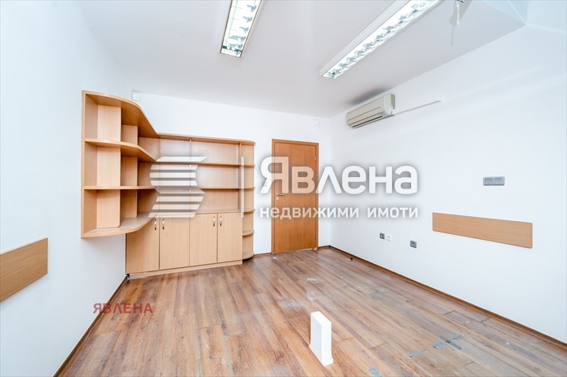 Продава МНОГОСТАЕН, гр. София, Борово, снимка 16 - Aпартаменти - 48119386