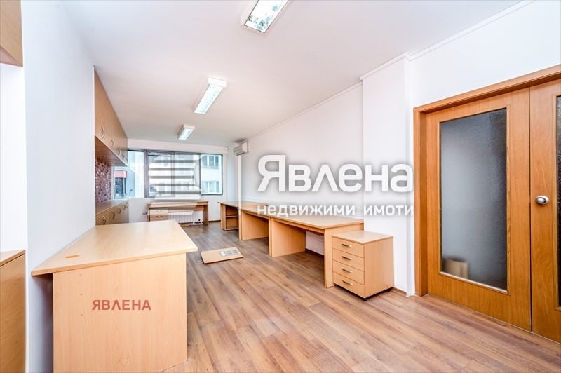 Продава МНОГОСТАЕН, гр. София, Борово, снимка 10 - Aпартаменти - 48119386