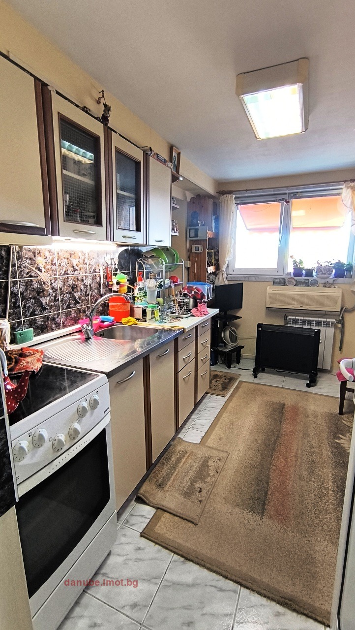 Продава ЕТАЖ ОТ КЪЩА, гр. Русе, Център, снимка 9 - Етаж от къща - 54281162