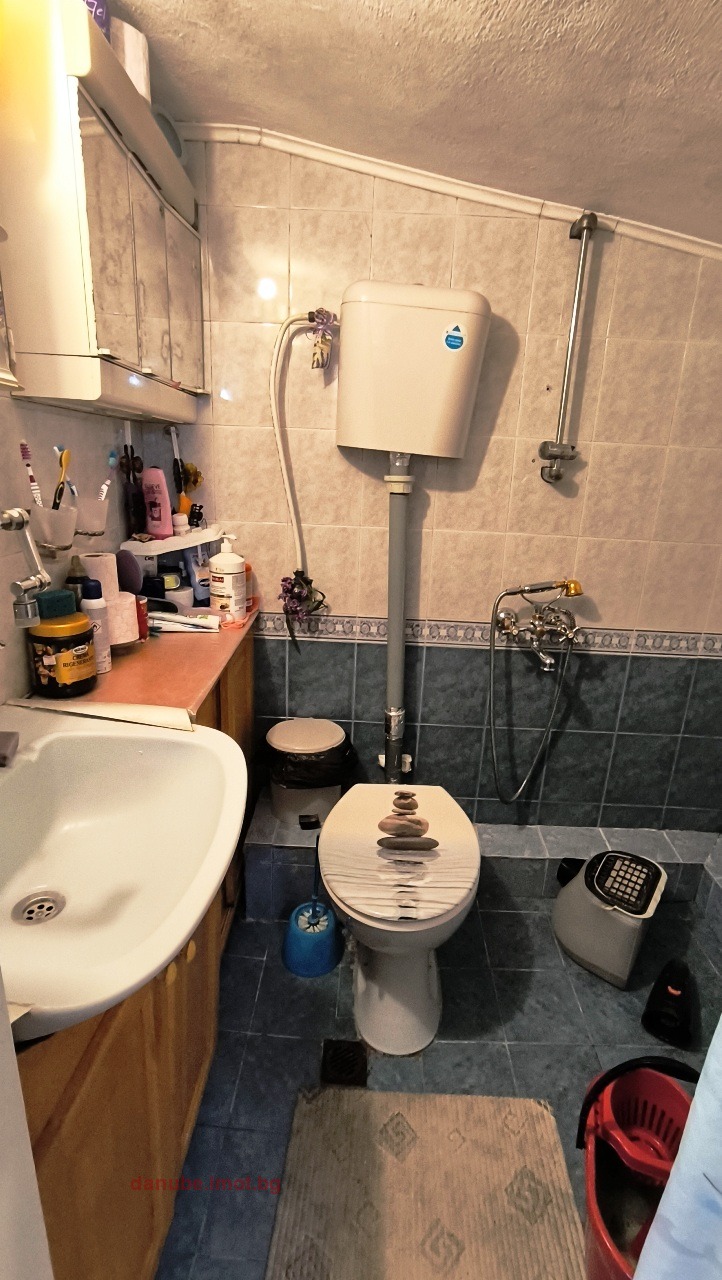 Продава ЕТАЖ ОТ КЪЩА, гр. Русе, Център, снимка 12 - Етаж от къща - 54281162