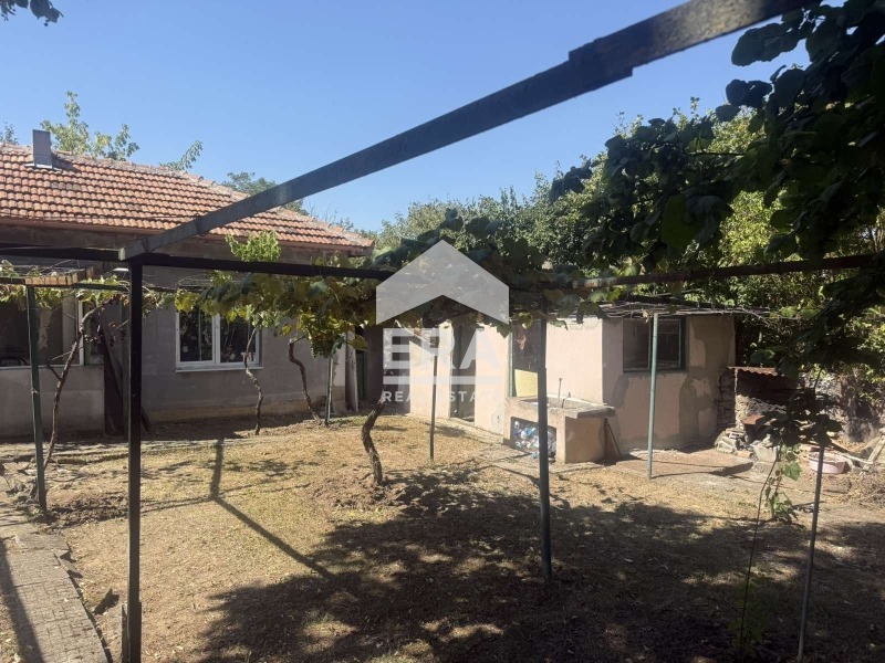 Продава КЪЩА, с. Крумово, област Варна, снимка 6 - Къщи - 55803886