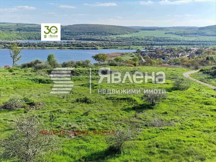 Продава  Парцел област Варна , с. Страшимирово , 10705 кв.м | 92856863