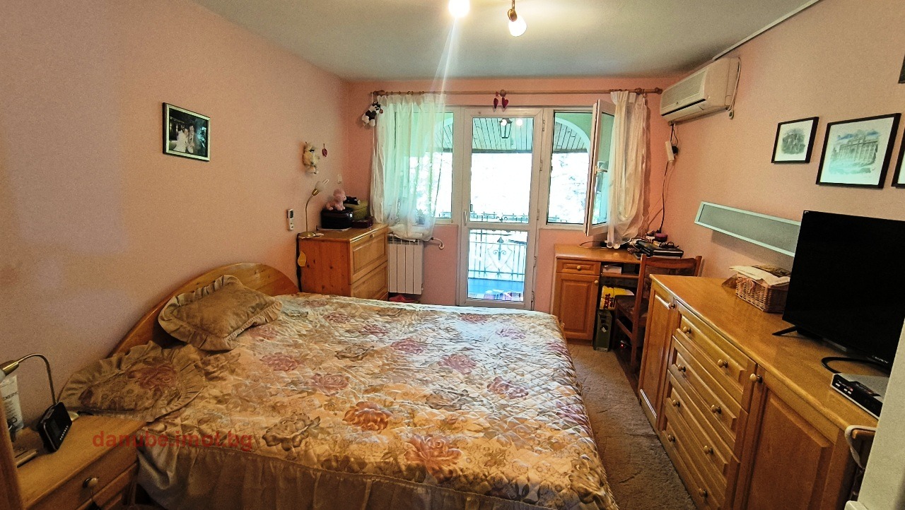 Продава ЕТАЖ ОТ КЪЩА, гр. Русе, Център, снимка 5 - Етаж от къща - 54281162