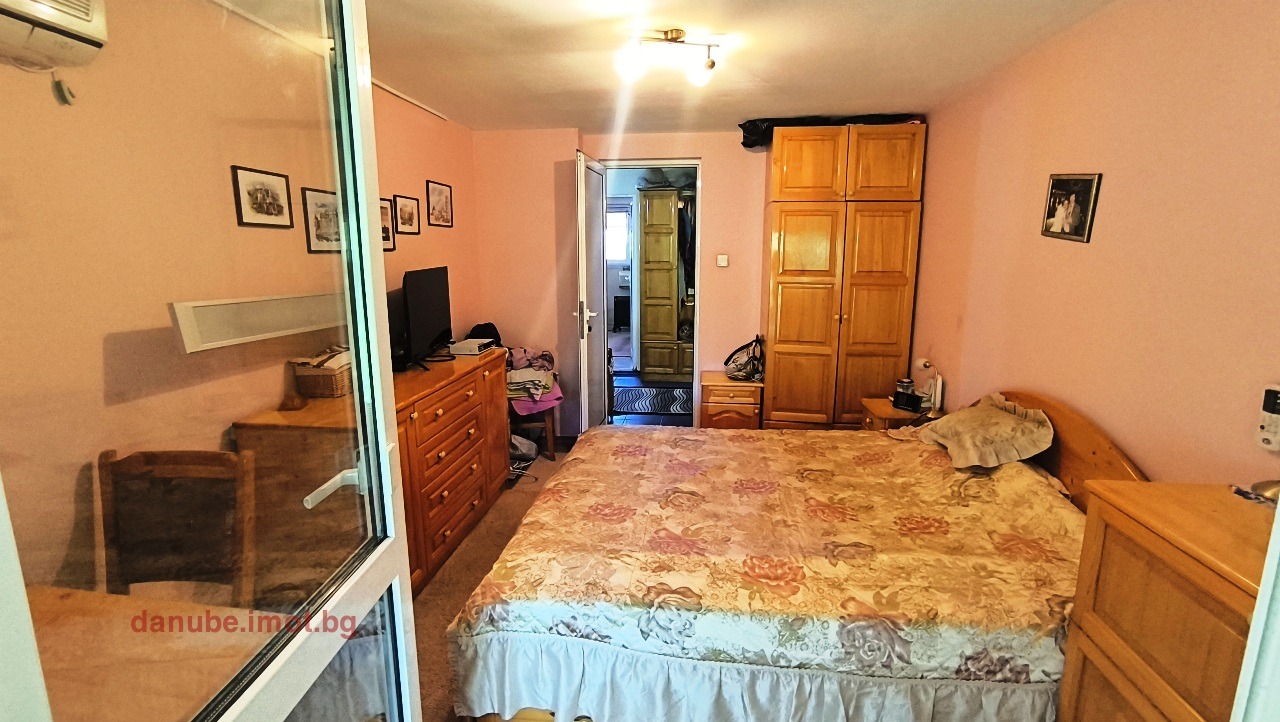 Продава ЕТАЖ ОТ КЪЩА, гр. Русе, Център, снимка 6 - Етаж от къща - 54281162