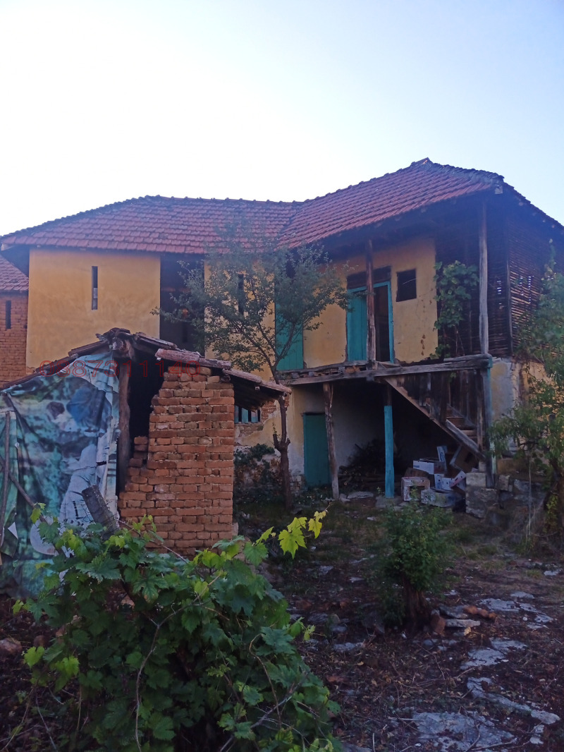 Продава КЪЩА, с. Беглеж, област Плевен, снимка 2 - Къщи - 52779106