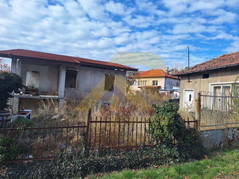 Продава КЪЩА, с. Люлин, област Перник, снимка 6 - Къщи - 52550114