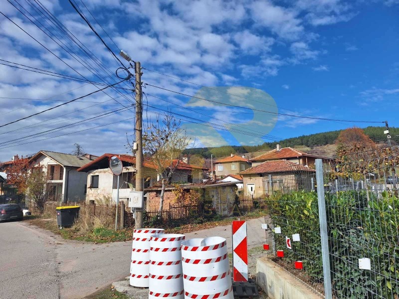 Продава КЪЩА, с. Люлин, област Перник, снимка 3 - Къщи - 52550114