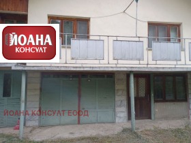 House Apriltsi, region Lovech 5