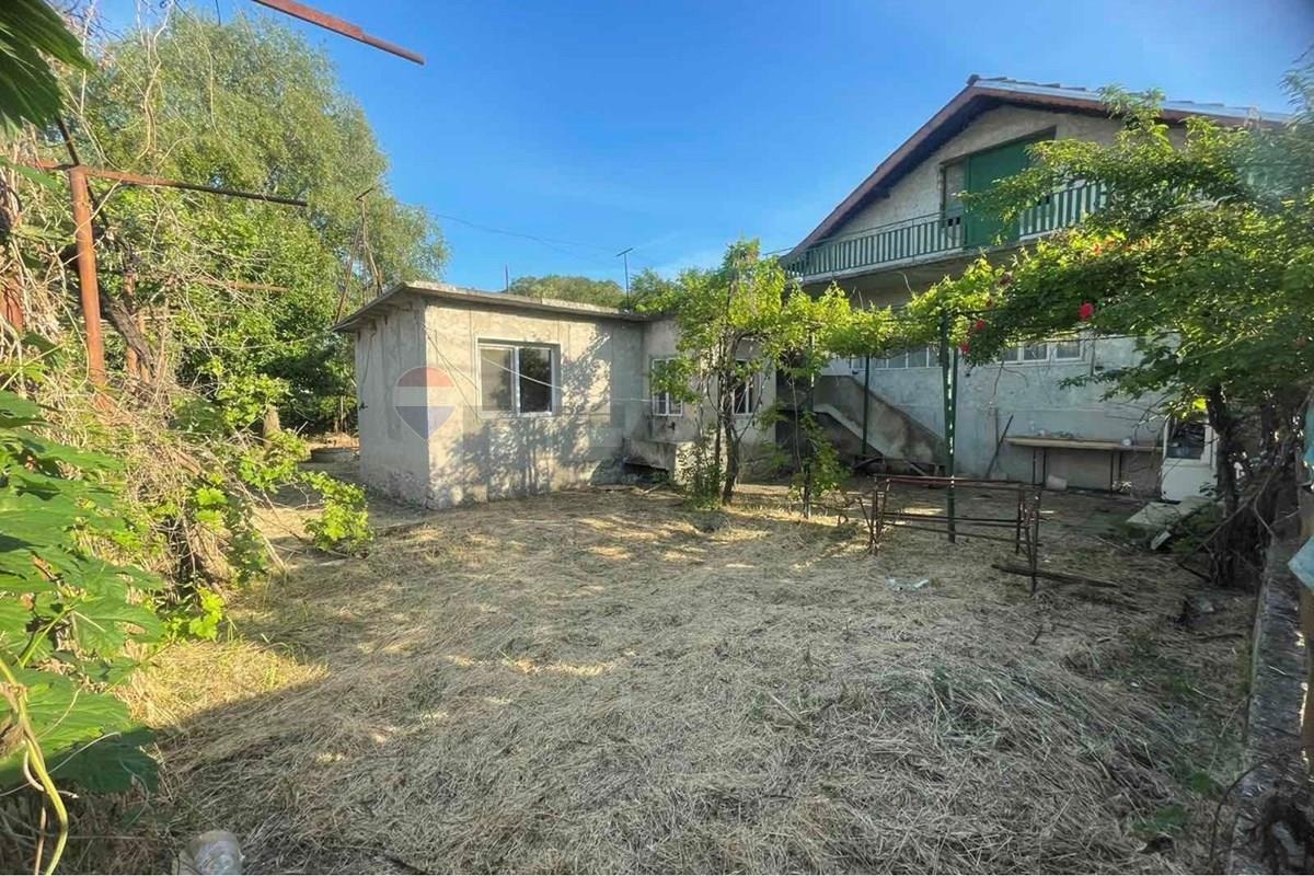Продава КЪЩА, гр. Варна, с. Константиново