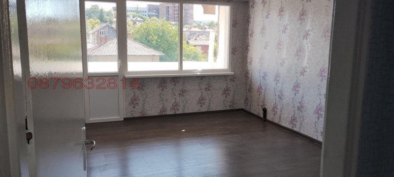 Продава 3-СТАЕН, гр. Радомир, област Перник, снимка 2 - Апартаменти - 52779802