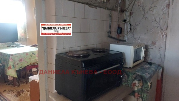Продава КЪЩА, с. Пиргово, област Русе, снимка 10 - Къщи - 56096103