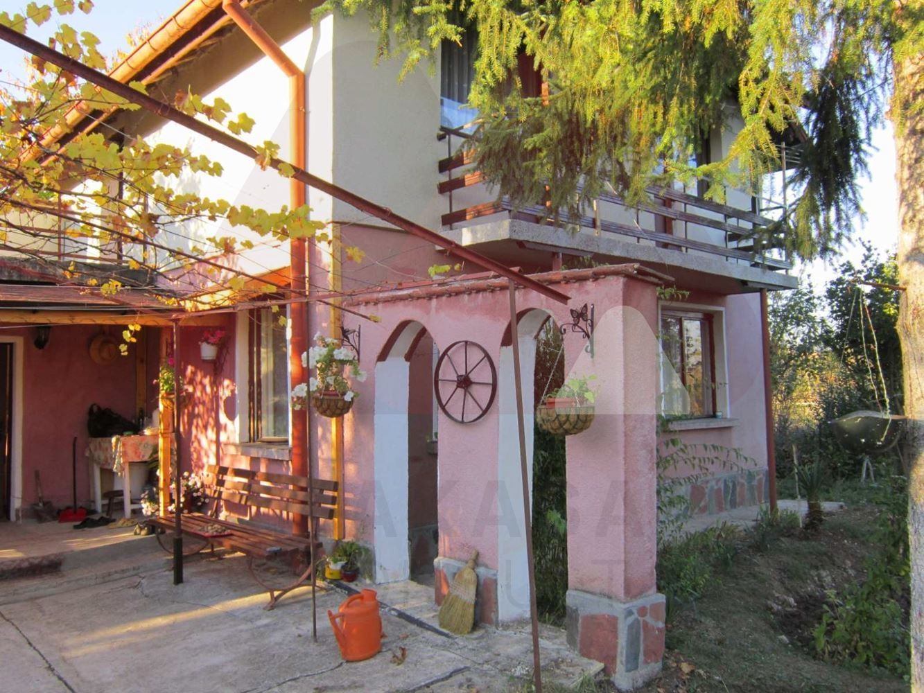 Продава КЪЩА, с. Извор, област София област