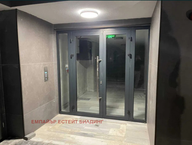 Продава 2-СТАЕН, гр. София, Банишора, снимка 2 - Апартаменти - 52799515