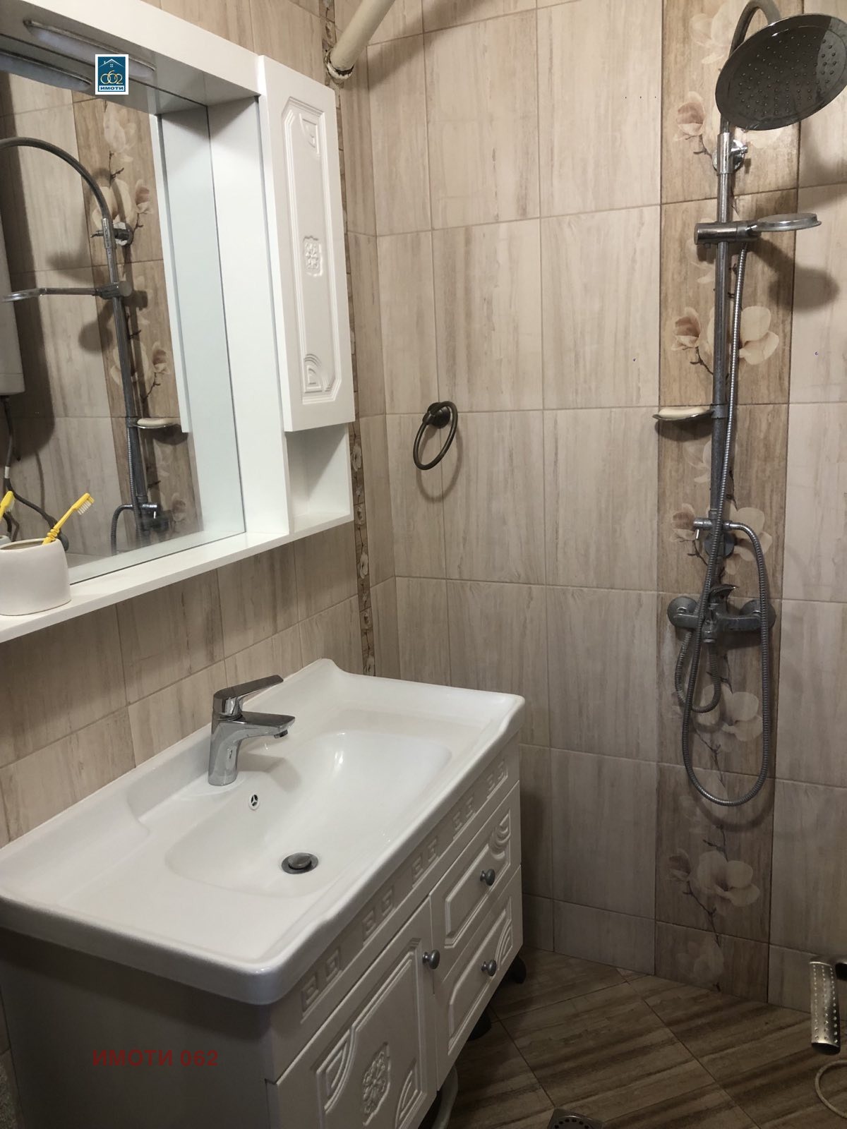 Продава 3-СТАЕН, гр. Велико Търново, Колю Фичето, снимка 4 - Апартаменти - 54925097