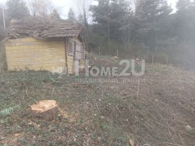 Juoni Vlado Tritškov, Sofian alue 2