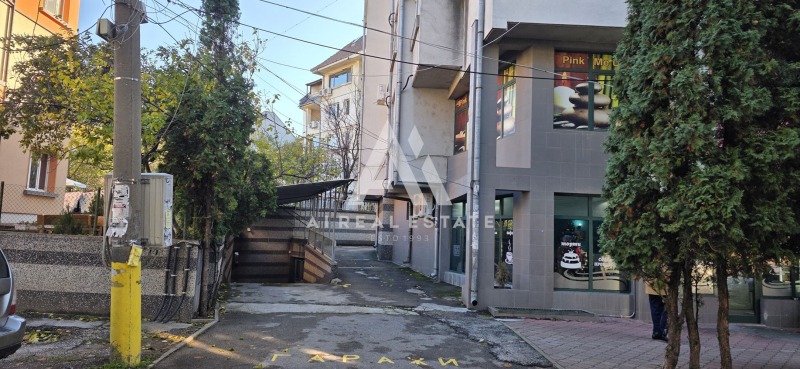 Продава ГАРАЖ, ПАРКОМЯСТО, гр. Плевен, Широк център, снимка 6 - Гаражи и паркоместа - 52488452