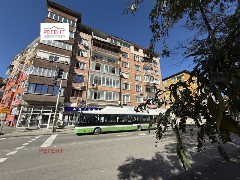 Myytävänä  2 makuuhuonetta Gabrovo , Tsentar , 117 neliömetriä | 98891680