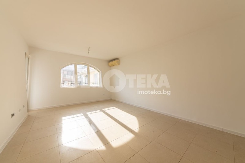 Продава 3-СТАЕН, гр. Варна, к.к. Св.Св. Константин и Елена, снимка 3 - Апартаменти - 52301497