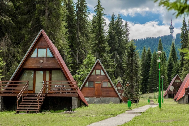 Продава ХОТЕЛ в област Смолян, к.к. Пампорово - 27044 кв.м / 5 000 000 € » 9 779 150.00 лв., ЛУКСИММО - ИМОТИ В СТРАНАТА