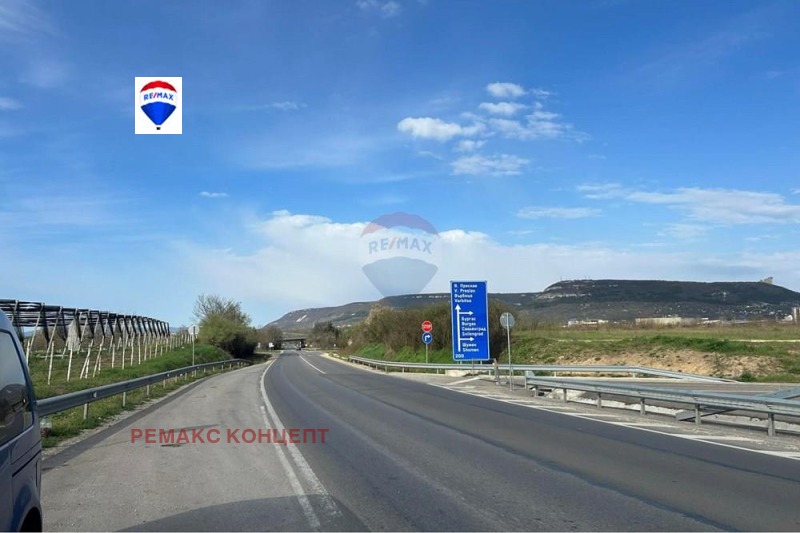 Продава ПАРЦЕЛ в град Шумен, Промишлена зона - 5000 кв.м / 500 000 € » 977 915.00 лв., РЕМАКС КОНЦЕПТ