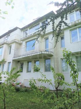 Продажба на имоти в с. Левски, област Варна — страница 2 - изображение 2 