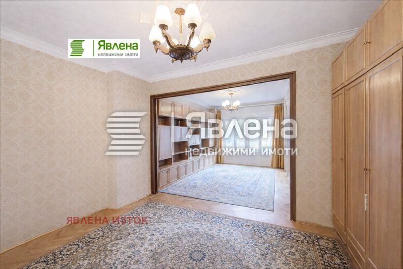 Продава 2-СТАЕН, гр. София, Център