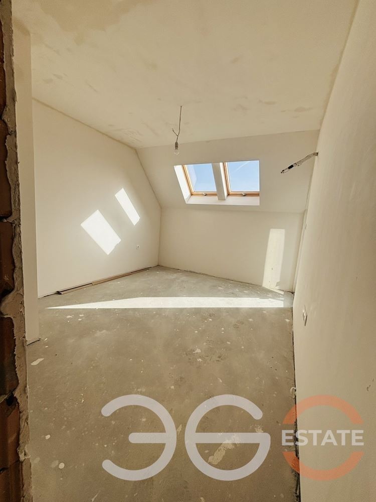 Продава 4-СТАЕН, гр. Варна, Базар Левски, снимка 8 - Апартаменти - 53103385