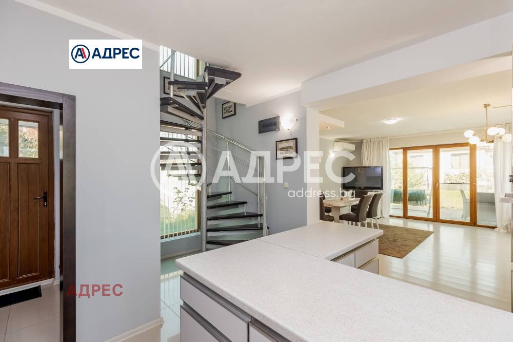 Продава КЪЩА, гр. Варна, м-т Долна Трака, снимка 2 - Къщи - 56160108