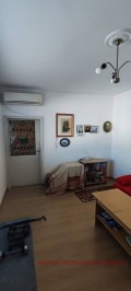 Продава 2-СТАЕН, гр. София, Оборище, снимка 2