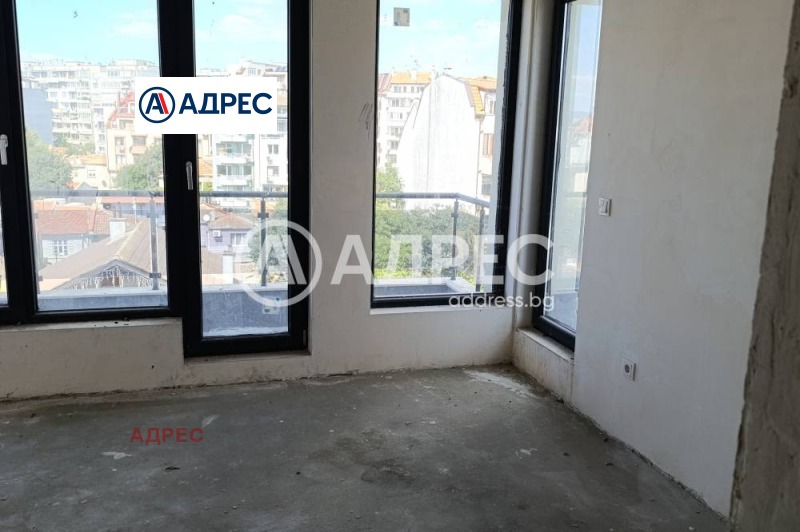 Продава  2-стаен град Варна , Погреби , 80 кв.м | 72380546 - изображение [10]