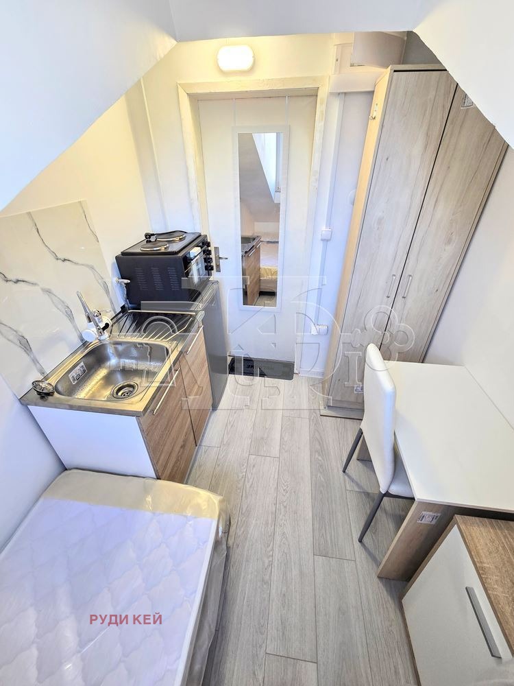 Продава АТЕЛИЕ, ТАВАН, гр. Варна, Колхозен пазар, снимка 6 - Апартаменти - 53682074