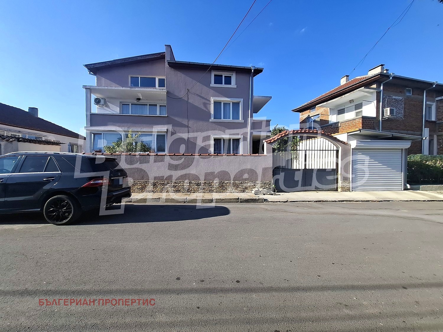Продава КЪЩА, гр. Елхово, област Ямбол