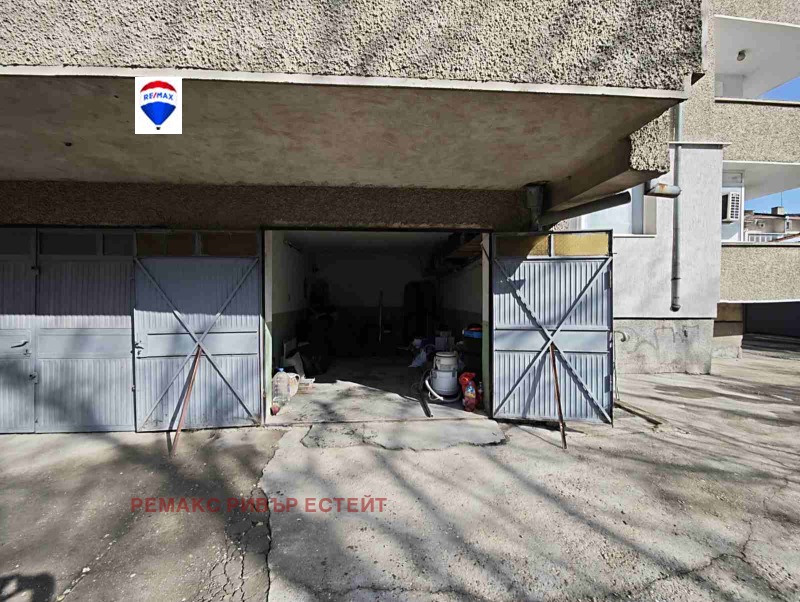 Продава ГАРАЖ в град Русе, Дружба 3 - 22 кв.м / 30 900 € » 60 435.15 лв., РЕМАКС РИВЪР ЕСТЕЙТ