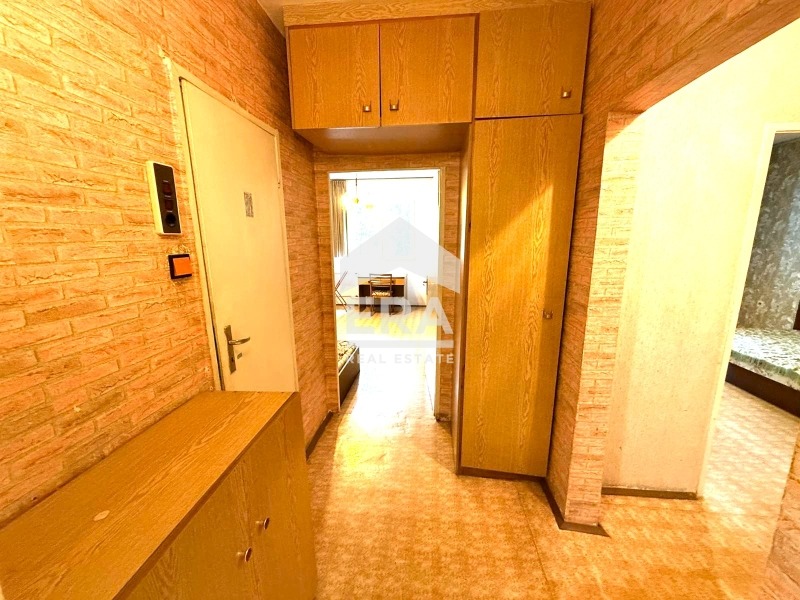 Продава МНОГОСТАЕН, гр. Бургас, Славейков, снимка 6 - Апартаменти - 56103481