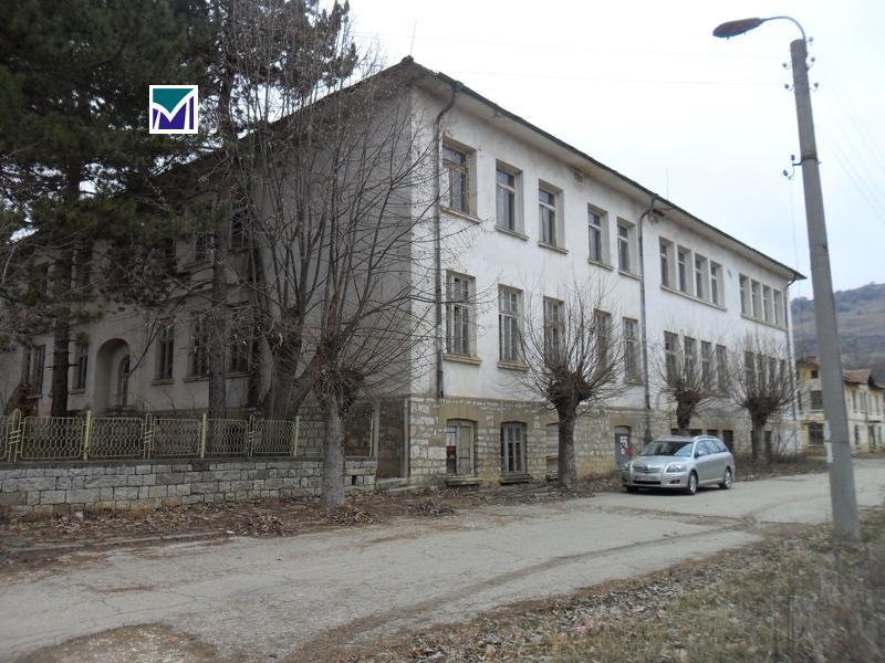 Продава  Склад област Враца , с. Горна Бешовица , 1800 кв.м | 75917291 - изображение [10]