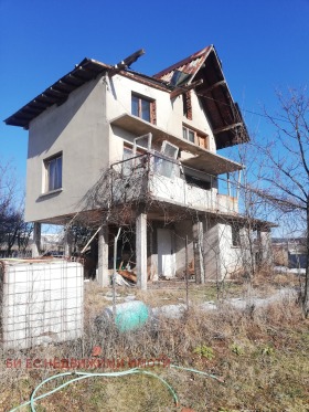 Продажба на имоти в с. Старо село, област Перник - изображение 1 